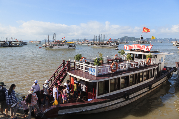 Vietnam Ha Long 001 tn